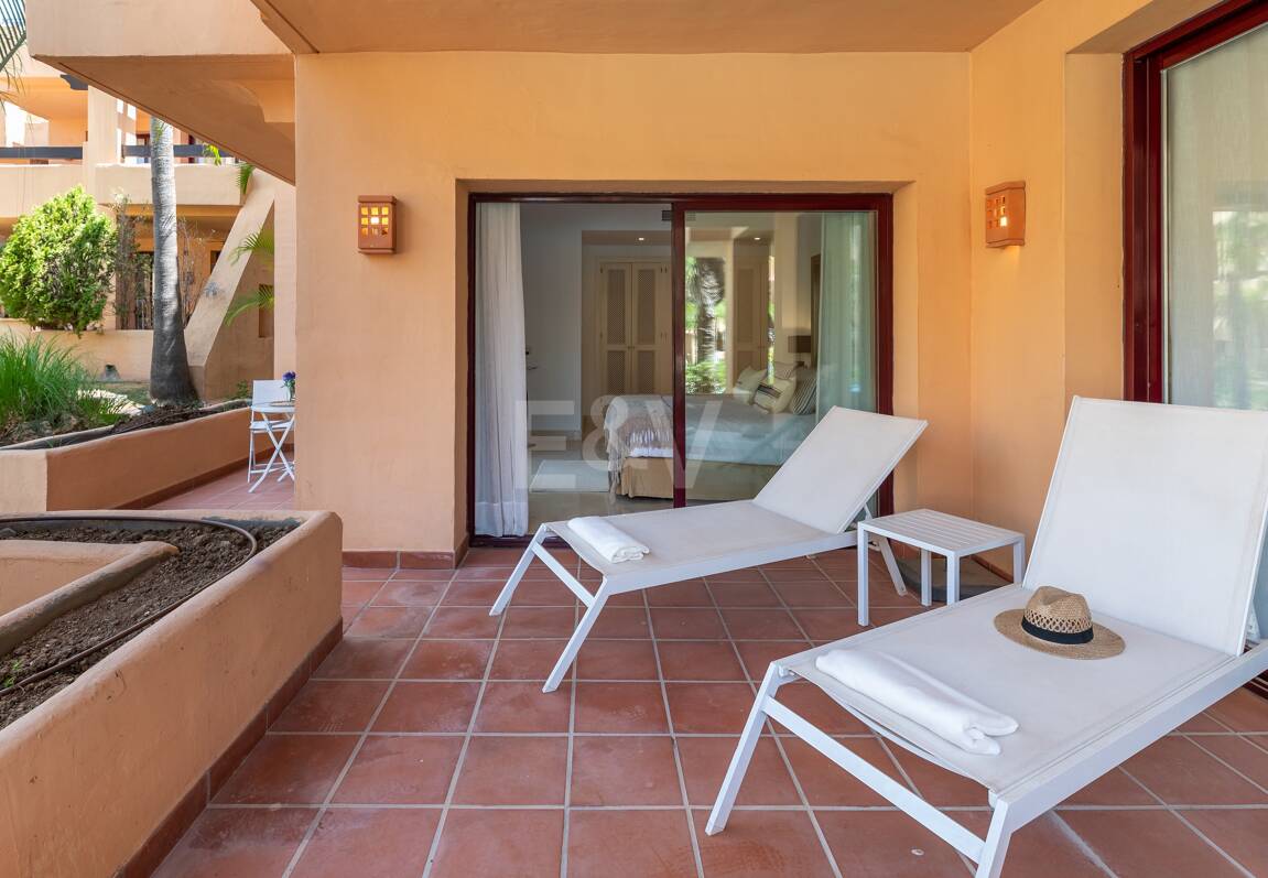 Erdgeschosswohnung in Erster Reihe am Strand von San Pedro