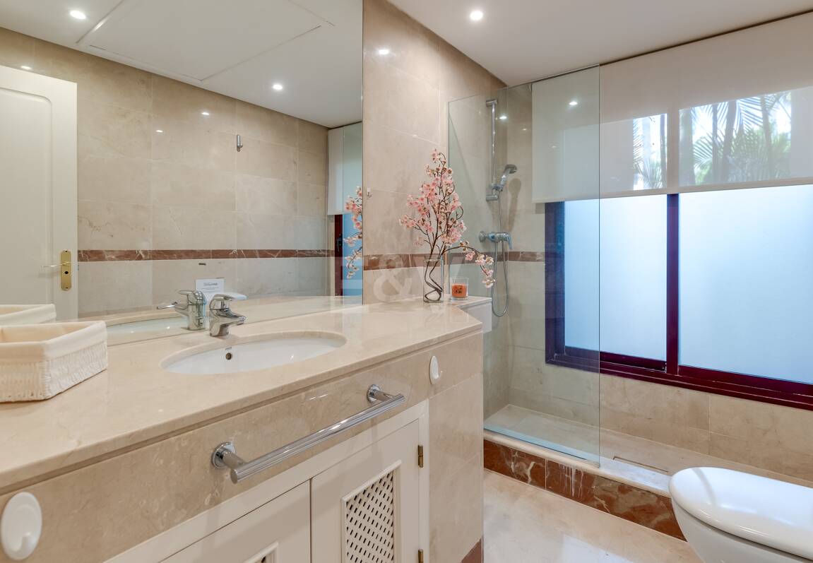 Erdgeschosswohnung in Erster Reihe am Strand von San Pedro