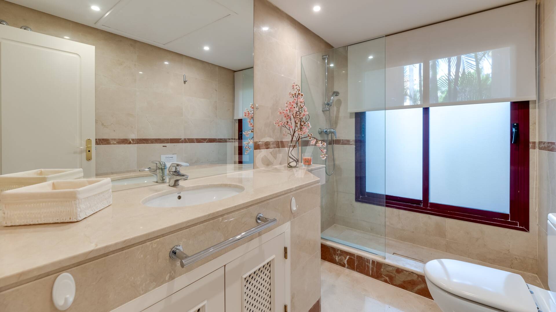 Erdgeschosswohnung in Erster Reihe am Strand von San Pedro