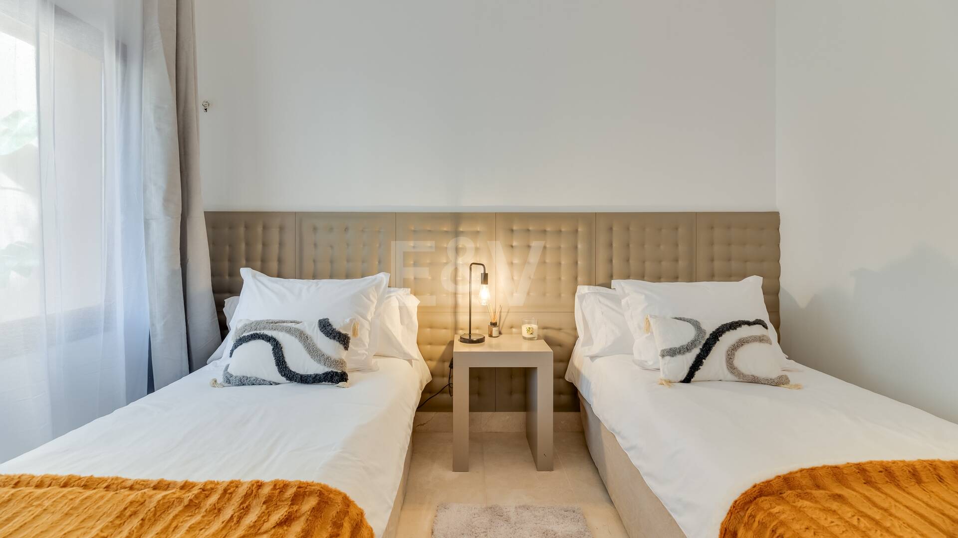 Erdgeschosswohnung in Erster Reihe am Strand von San Pedro