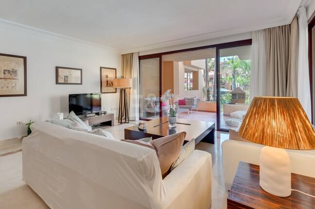 Erdgeschosswohnung in Erster Reihe am Strand von San Pedro