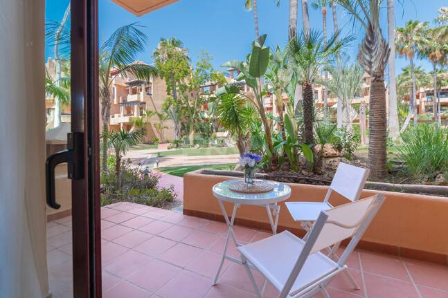 Erdgeschosswohnung in Erster Reihe am Strand von San Pedro