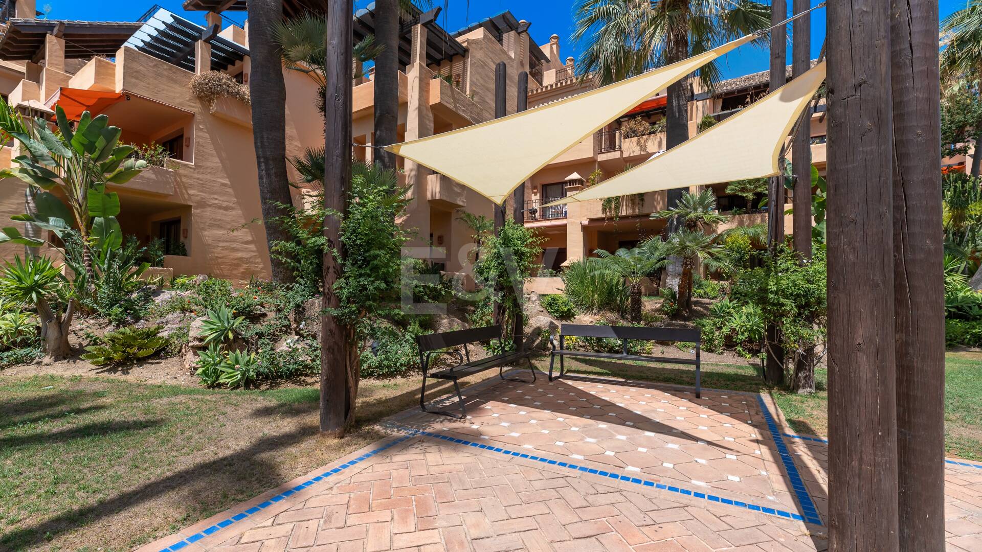 Erdgeschosswohnung in Erster Reihe am Strand von San Pedro