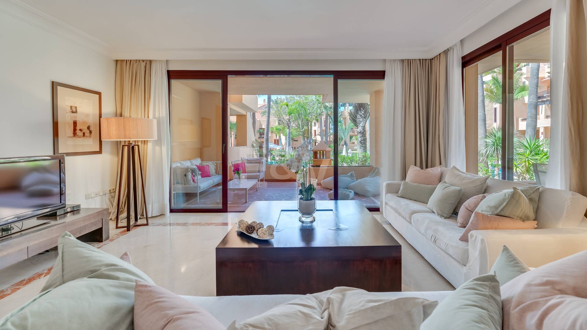 Erdgeschosswohnung in Erster Reihe am Strand von San Pedro