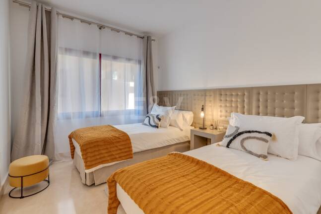 Erdgeschosswohnung in Erster Reihe am Strand von San Pedro