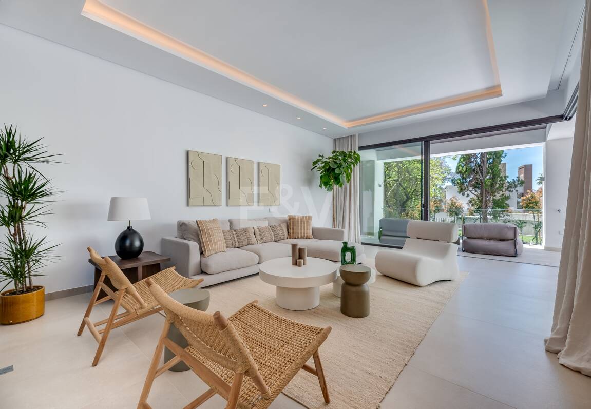 Villa luxueuse de 5 chambres située à La Fuente, une oasis verte idyllique sur le Golden Mile de Marbella.