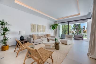 Villa luxueuse de 5 chambres située à La Fuente, une oasis verte idyllique sur le Golden Mile de Marbella.
