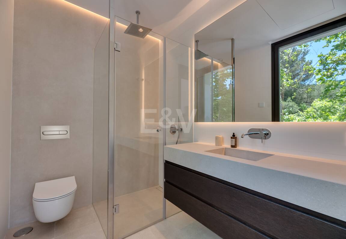 Villa luxueuse de 5 chambres située à La Fuente, une oasis verte idyllique sur le Golden Mile de Marbella.