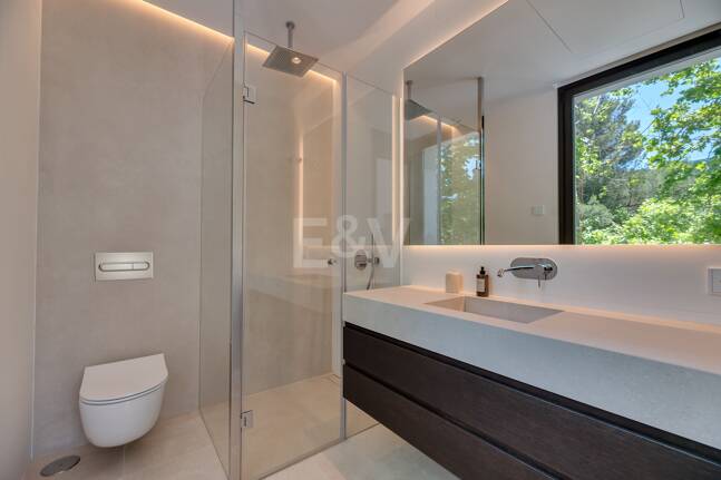 Villa luxueuse de 5 chambres située à La Fuente, une oasis verte idyllique sur le Golden Mile de Marbella.