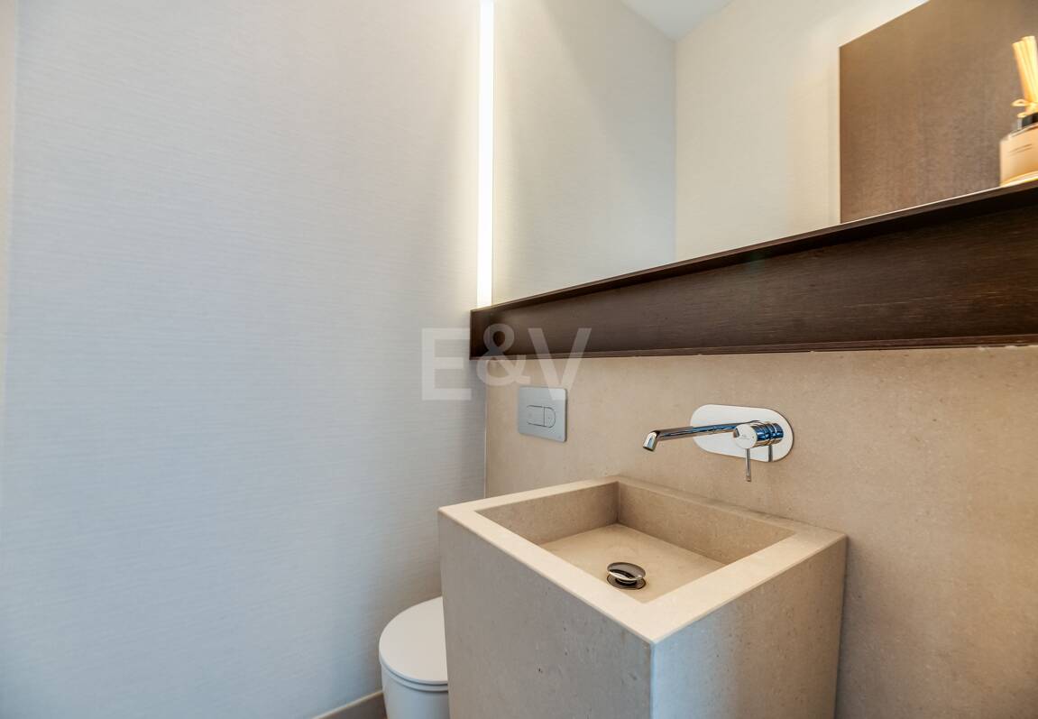 Villa luxueuse de 5 chambres située à La Fuente, une oasis verte idyllique sur le Golden Mile de Marbella.