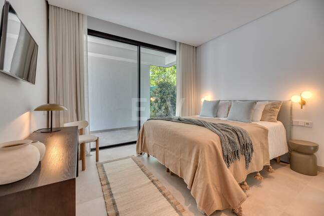 Villa luxueuse de 5 chambres située à La Fuente, une oasis verte idyllique sur le Golden Mile de Marbella.