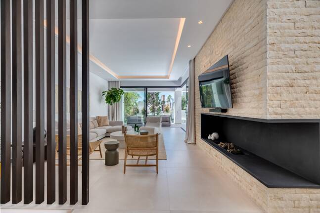 Villa luxueuse de 5 chambres située à La Fuente, une oasis verte idyllique sur le Golden Mile de Marbella.