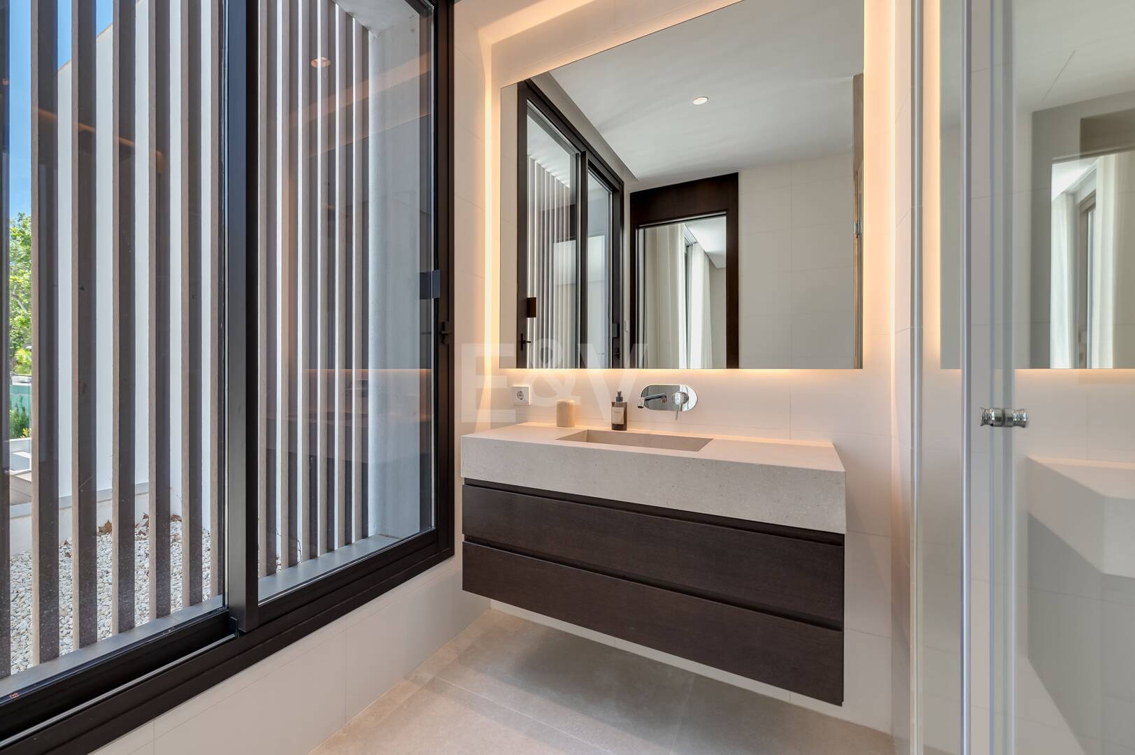 Villa luxueuse de 5 chambres située à La Fuente, une oasis verte idyllique sur le Golden Mile de Marbella.