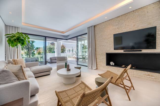 Villa luxueuse de 5 chambres située à La Fuente, une oasis verte idyllique sur le Golden Mile de Marbella.