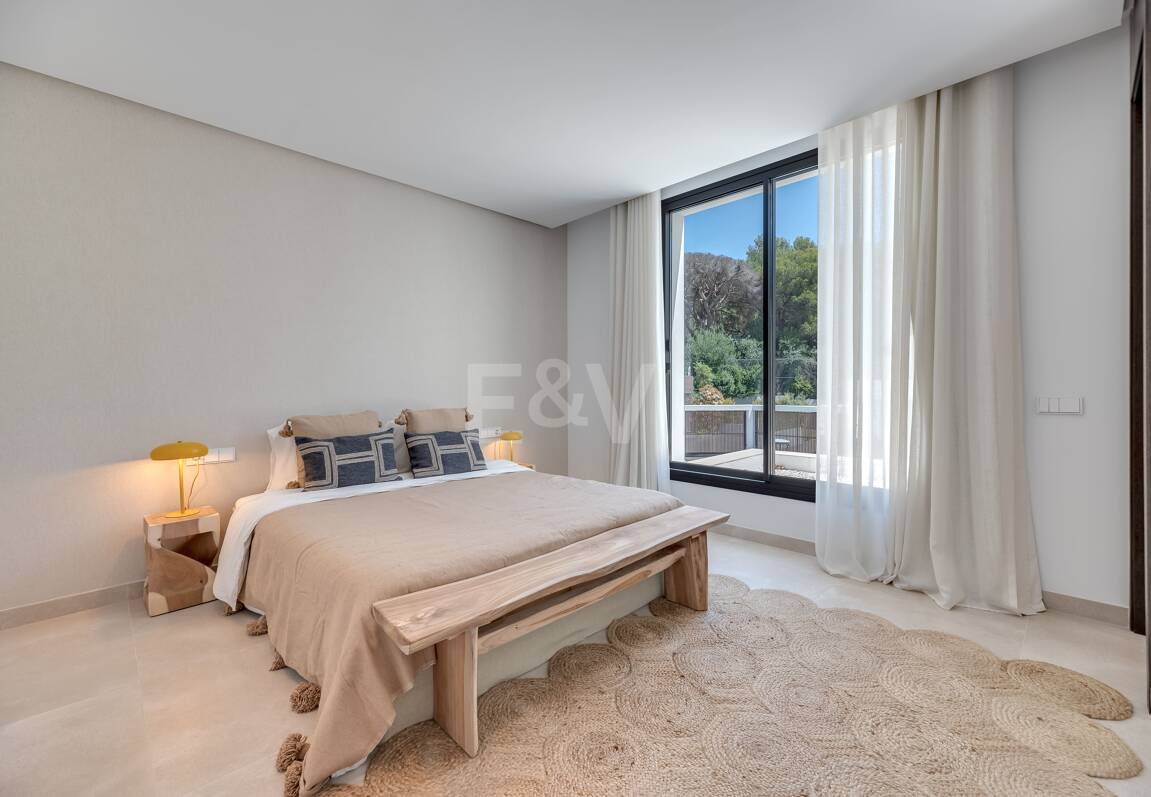 Villa luxueuse de 5 chambres située à La Fuente, une oasis verte idyllique sur le Golden Mile de Marbella.