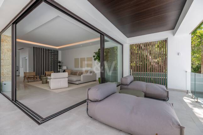 Villa luxueuse de 5 chambres située à La Fuente, une oasis verte idyllique sur le Golden Mile de Marbella.