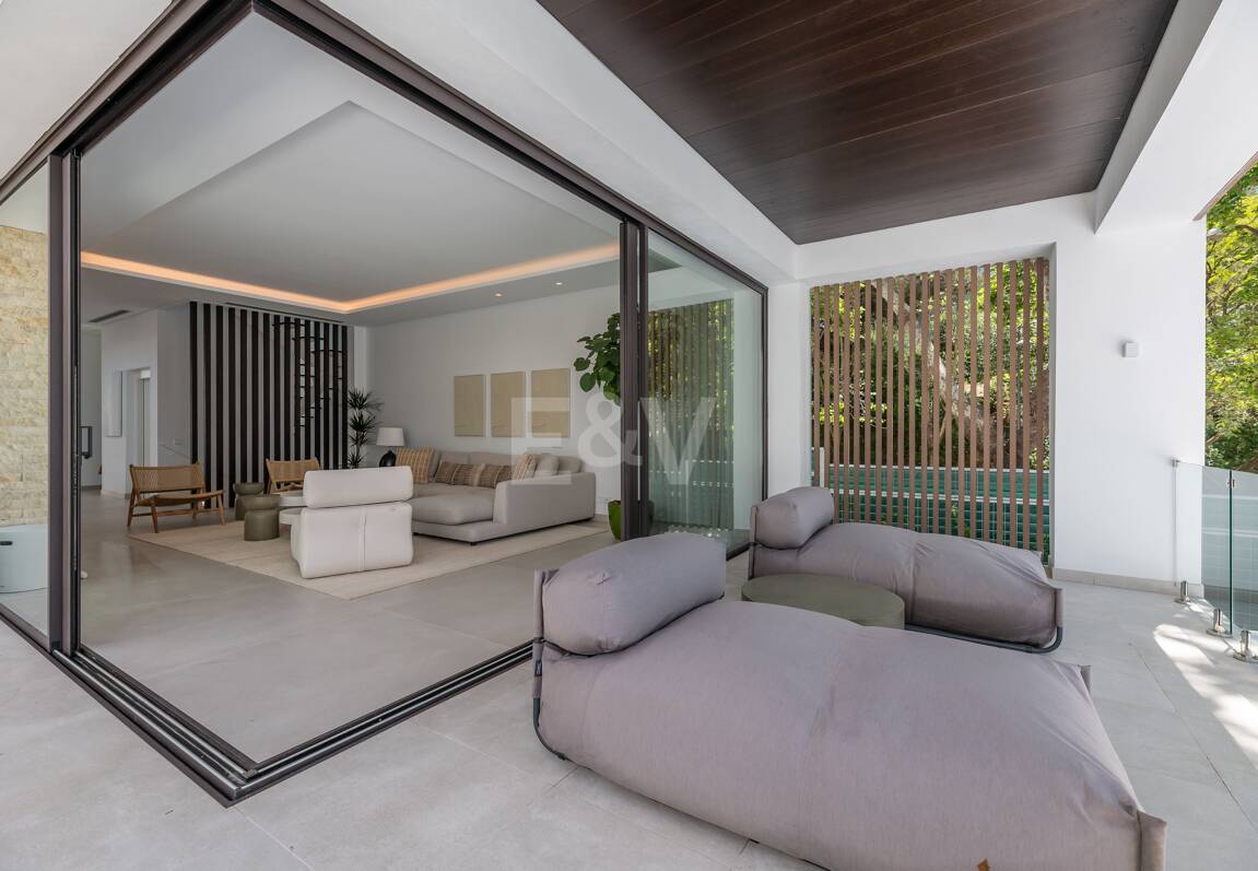 Villa luxueuse de 5 chambres située à La Fuente, une oasis verte idyllique sur le Golden Mile de Marbella.