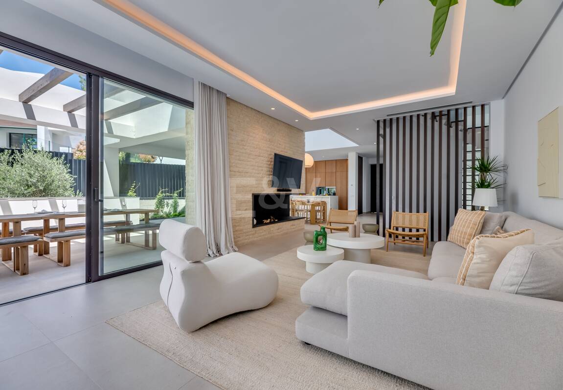 Villa luxueuse de 5 chambres située à La Fuente, une oasis verte idyllique sur le Golden Mile de Marbella.