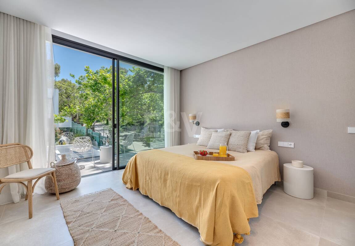 Villa luxueuse de 5 chambres située à La Fuente, une oasis verte idyllique sur le Golden Mile de Marbella.