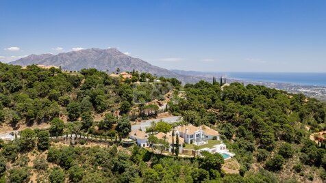 Superb Family Mansion with sea views in La Zagaleta