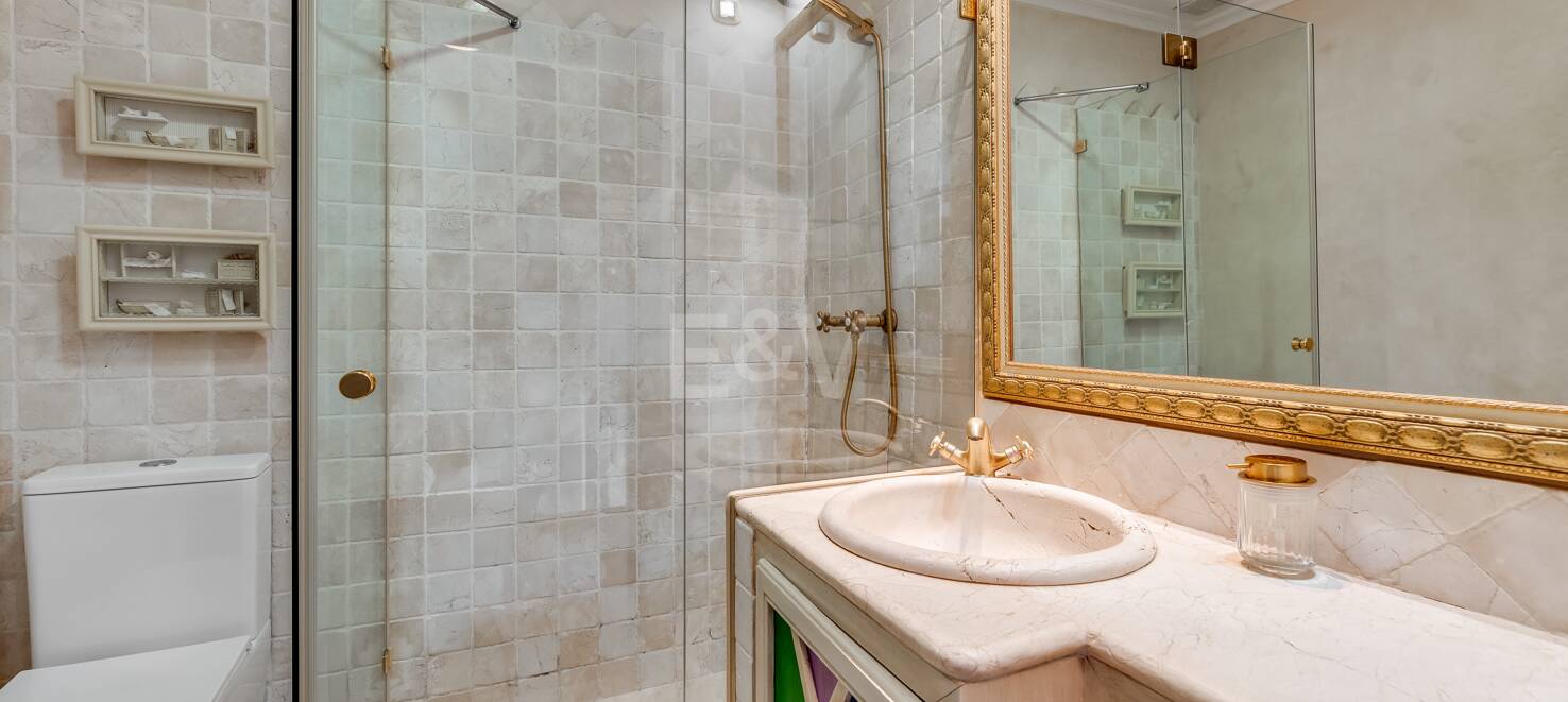 Frontline Townhouse with Direct Access to the Beach in Las Chapas Playa