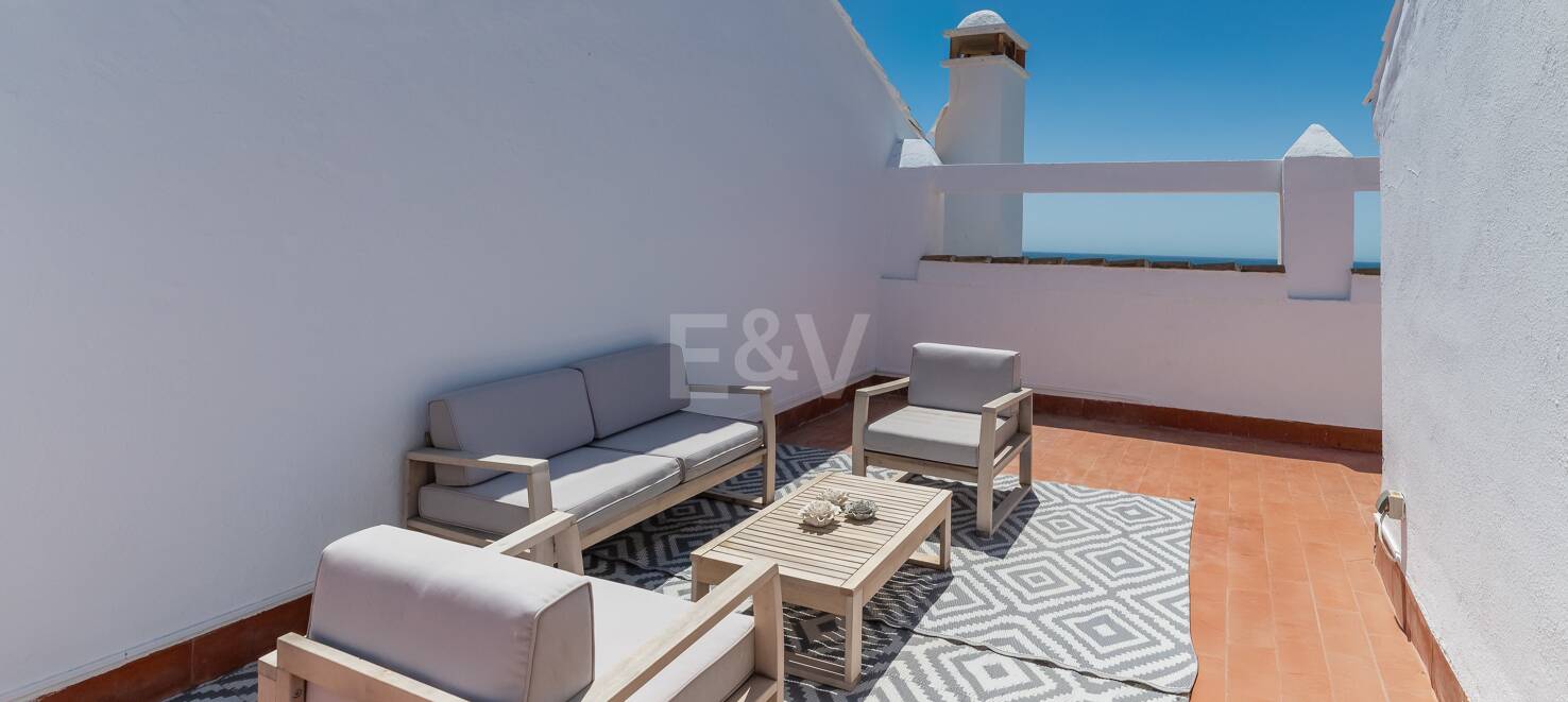 Frontline Townhouse with Direct Access to the Beach in Las Chapas Playa