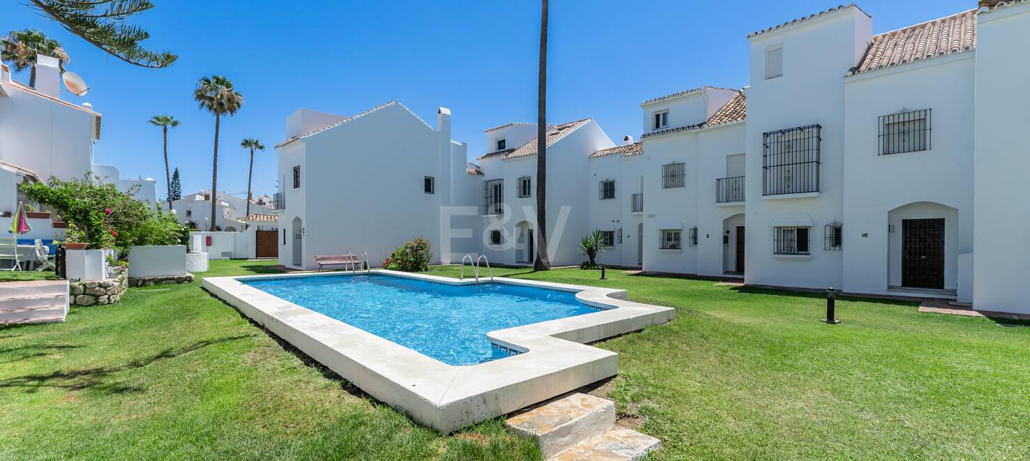 Frontline Townhouse with Direct Access to the Beach in Las Chapas Playa