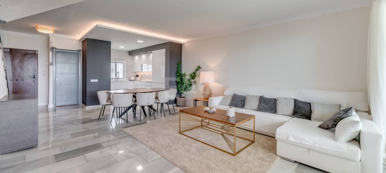 Frontline Townhouse with Direct Access to the Beach in Las Chapas Playa