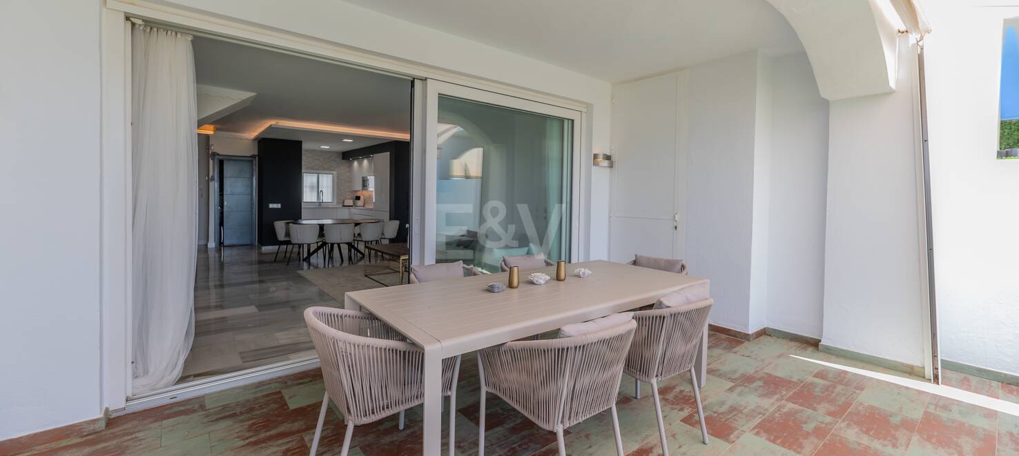 Frontline Townhouse with Direct Access to the Beach in Las Chapas Playa