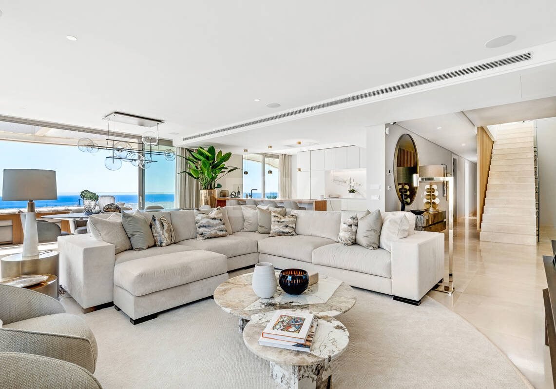 Ático de lujo en La Quinta con piscina privada y vistas abiertas al mar