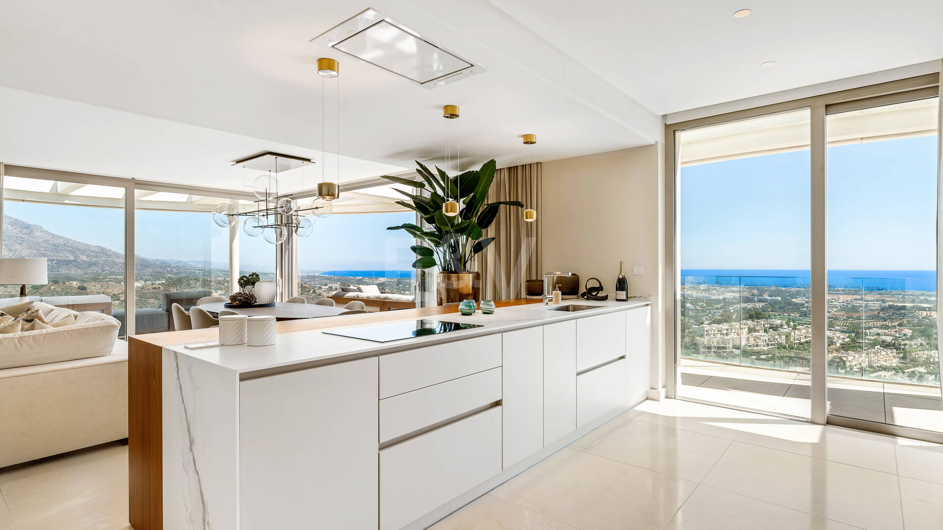 Luxury penthouse with private pool and open sea views