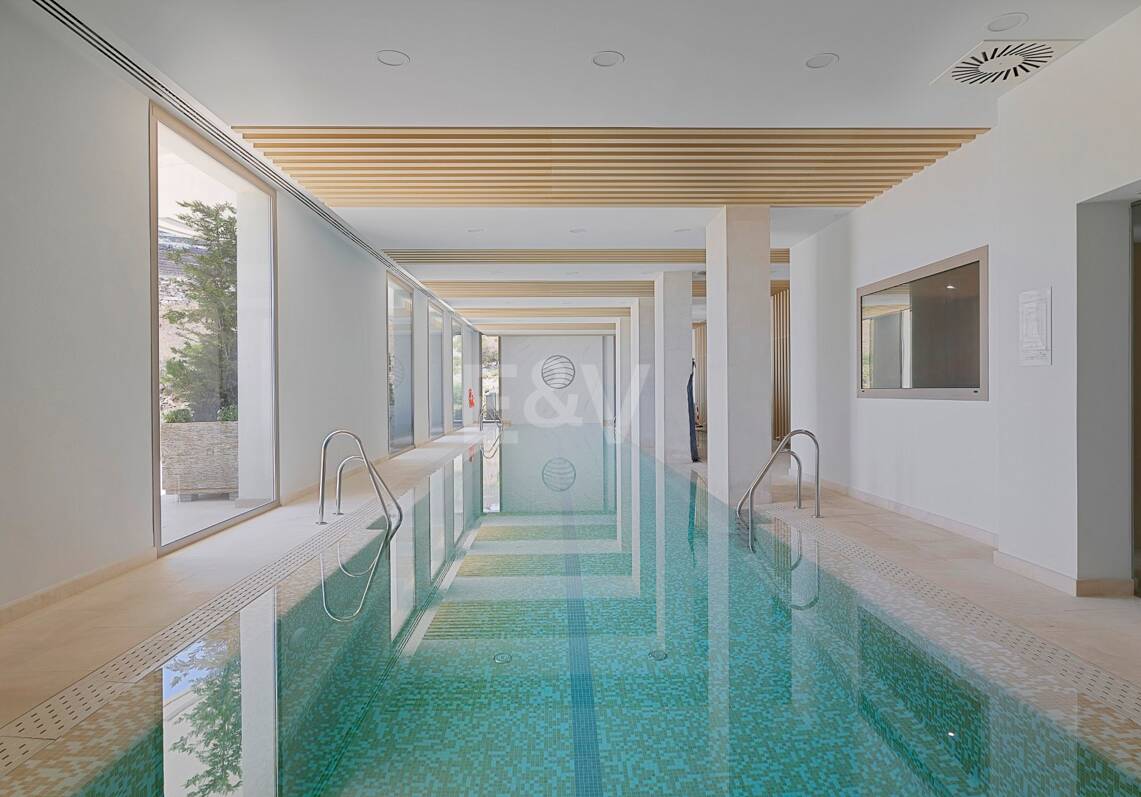 Ático de lujo en La Quinta con piscina privada y vistas abiertas al mar