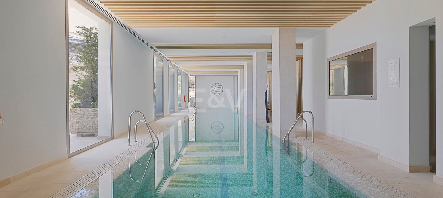The View, La Quinta: Luxury penthouse with private pool and open sea views