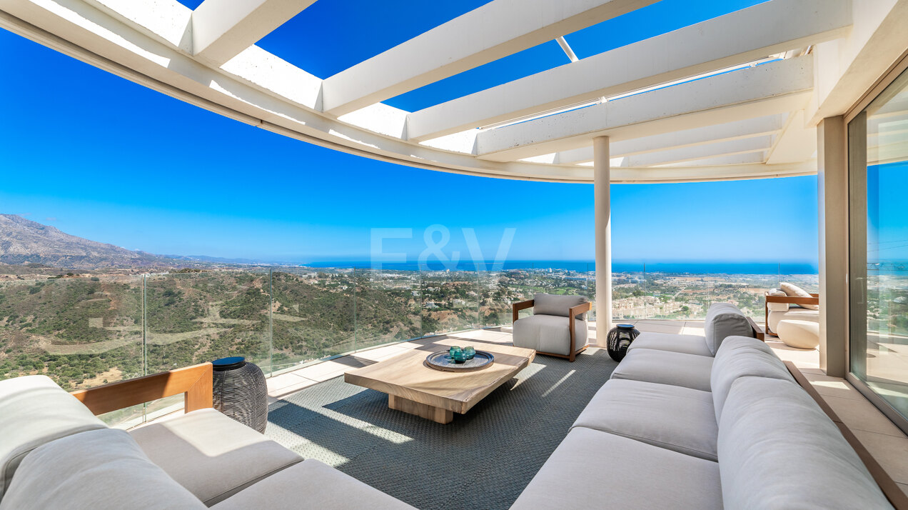 The View, La Quinta: Luxury penthouse with private pool and open sea views