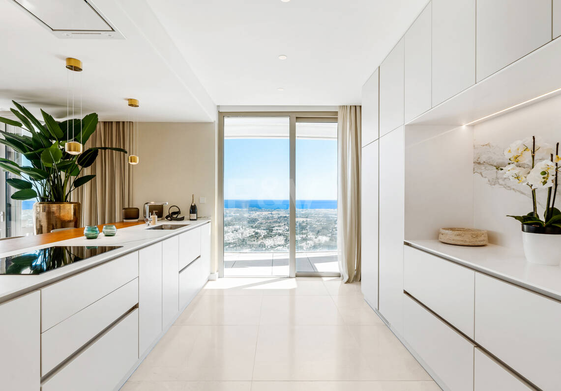 Ático de lujo en La Quinta con piscina privada y vistas abiertas al mar