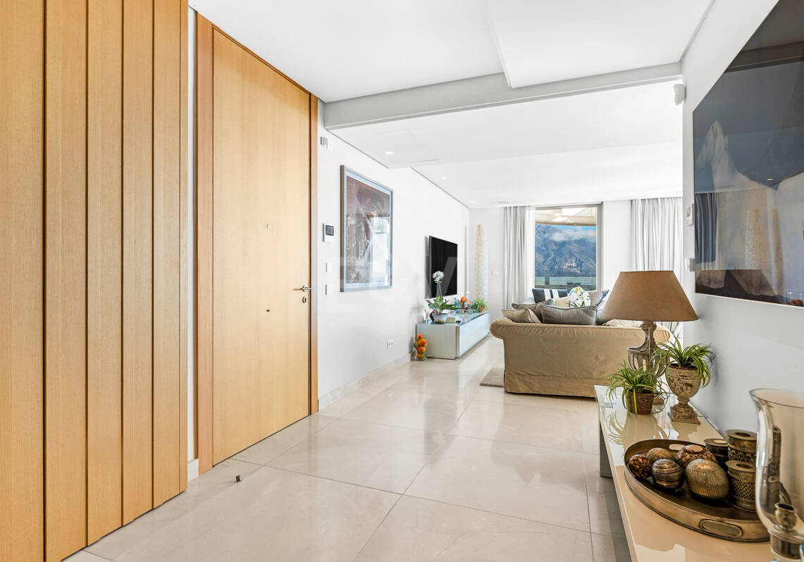 Ático de lujo en La Quinta con piscina privada y vistas abiertas al mar