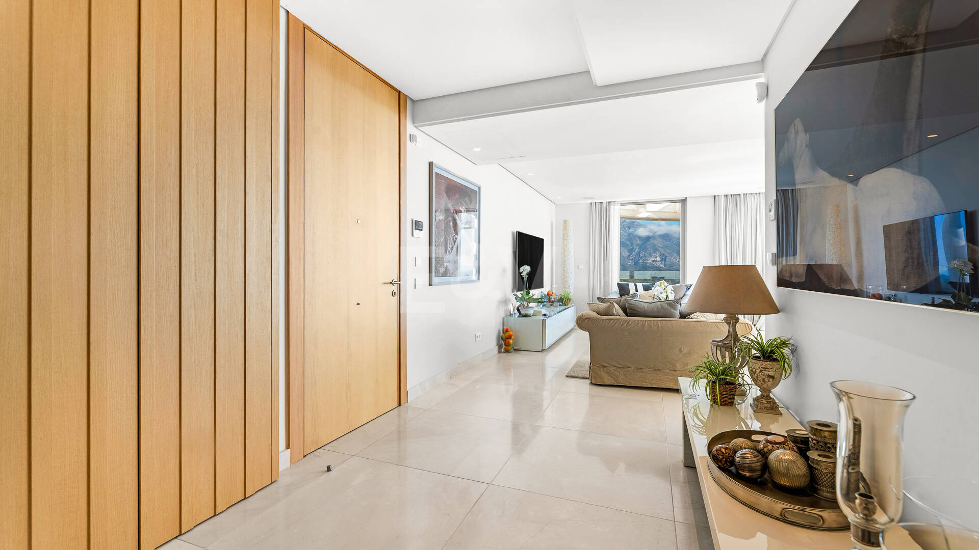 Luxury penthouse with private pool and open sea views