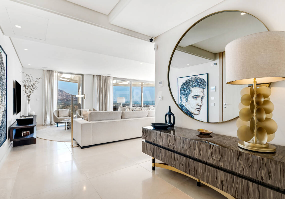 Ático de lujo en La Quinta con piscina privada y vistas abiertas al mar