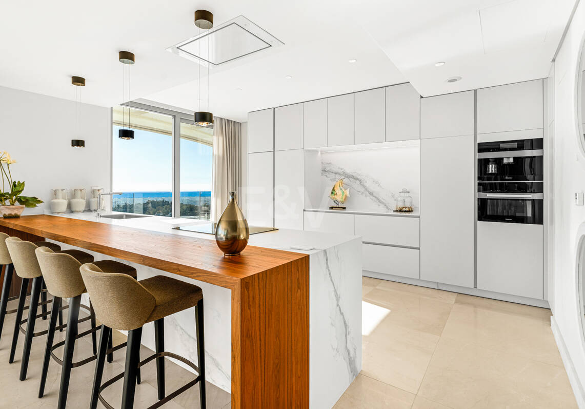 Ático de lujo en La Quinta con piscina privada y vistas abiertas al mar