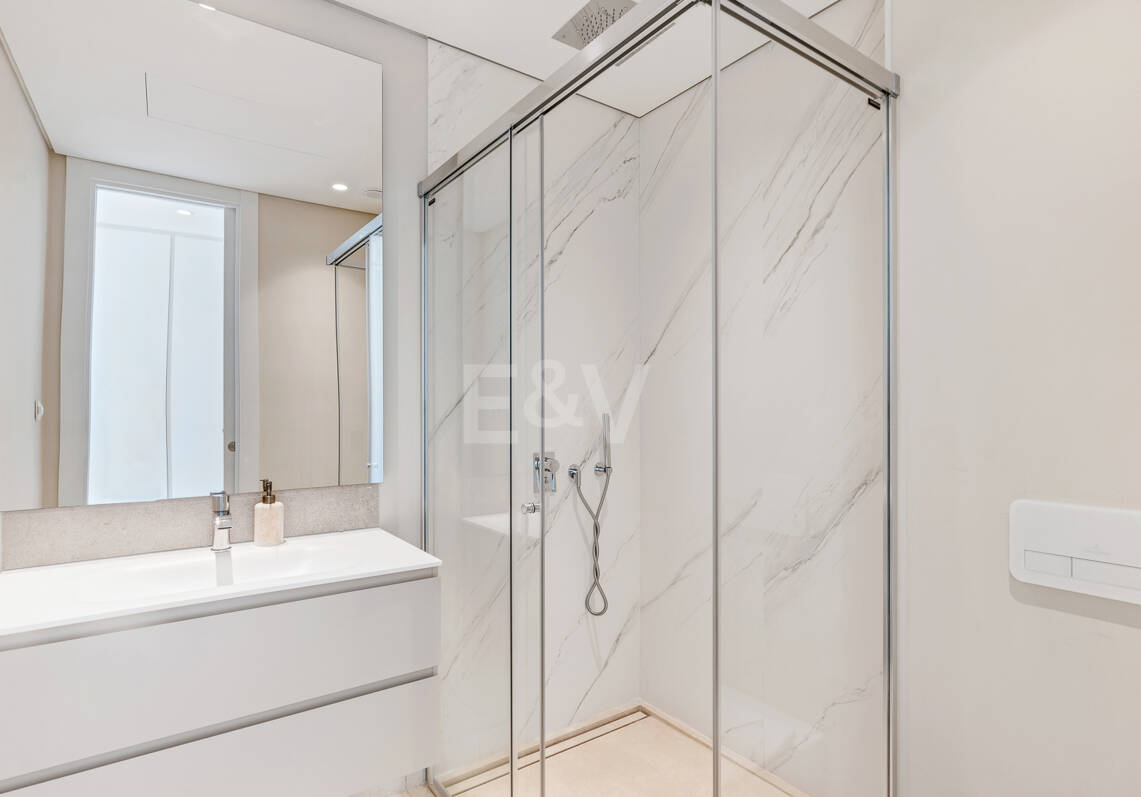 Ático de lujo en La Quinta con piscina privada y vistas abiertas al mar