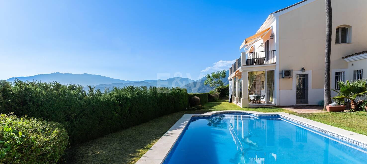 Lyx Villa i Sierra Blanca Country Club med pool och panoramautsikt
