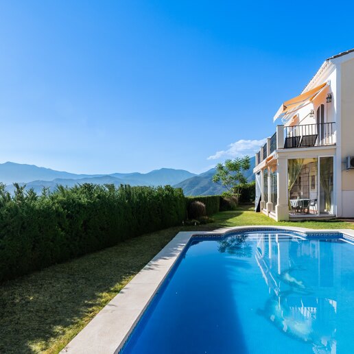 Luxusvilla mit Pool und Panoramablick im Sierra Blanca Country Club, Istán