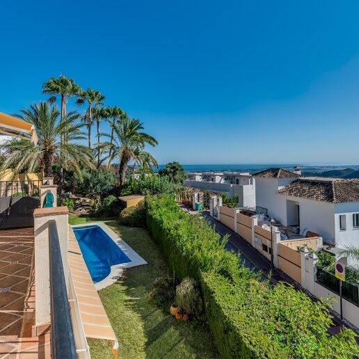 Luxusvilla mit Pool und Panoramablick im Sierra Blanca Country Club, Istán