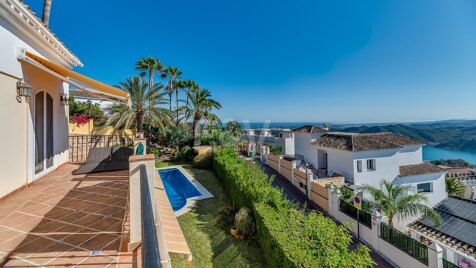 Luxusvilla mit Pool und Panoramablick im Sierra Blanca Country Club, Istán