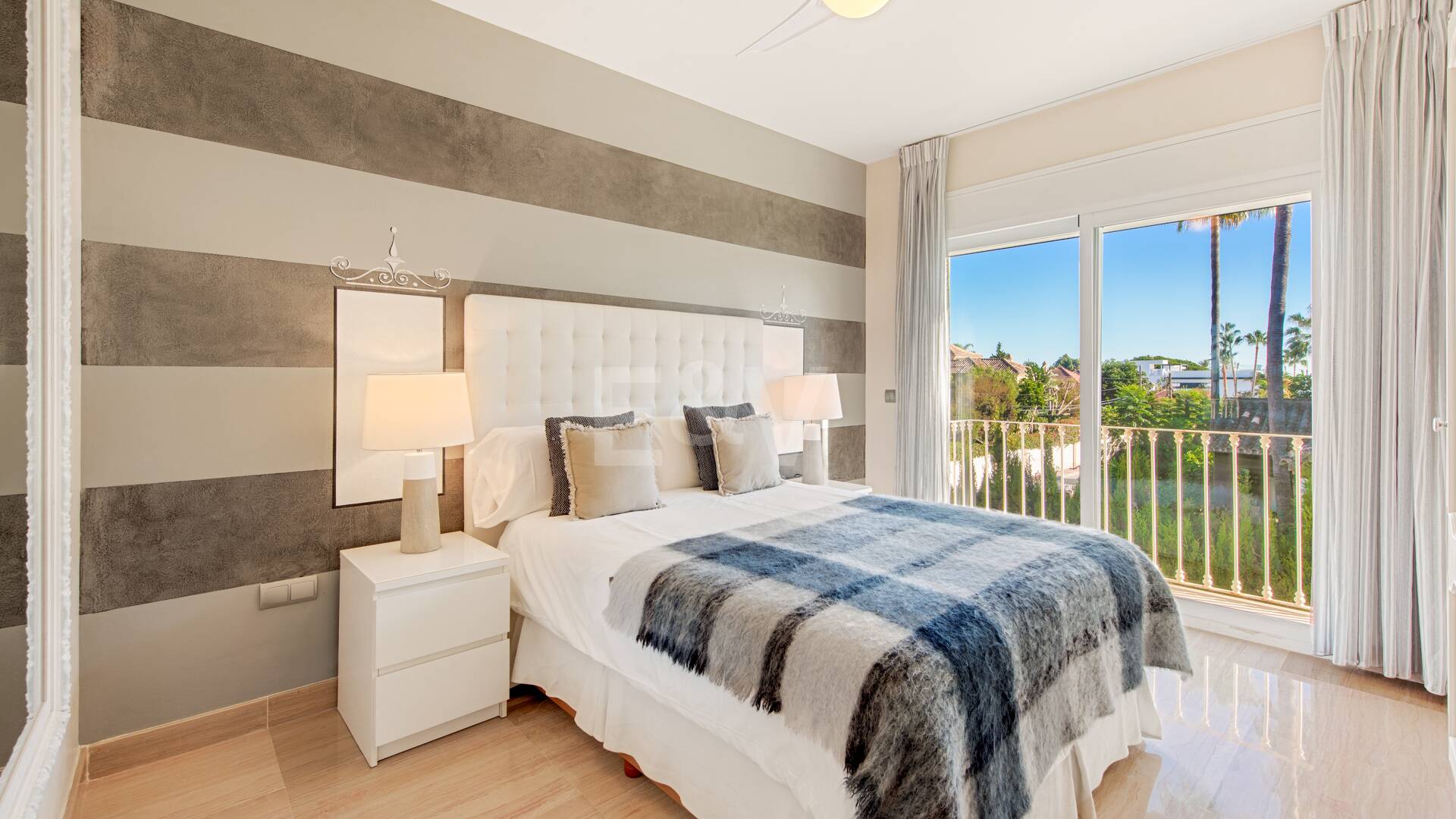 Beachside Luxury Villa in Cortijo Blanco