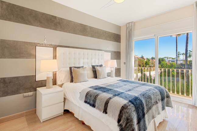 Beachside Luxury Villa in Cortijo Blanco