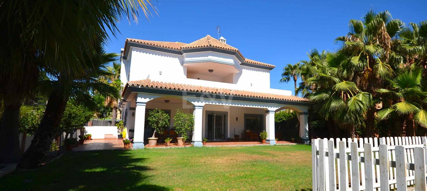 Luxusvilla am Strand in Cortijo Blanco