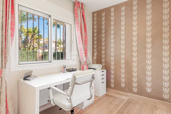 Beachside Luxury Villa in Cortijo Blanco