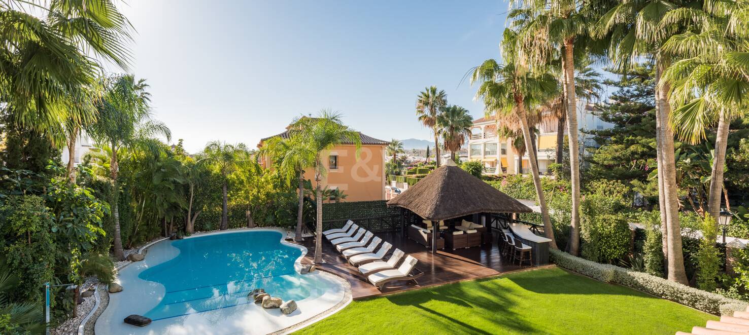 Luxusvilla am Strand in Cortijo Blanco
