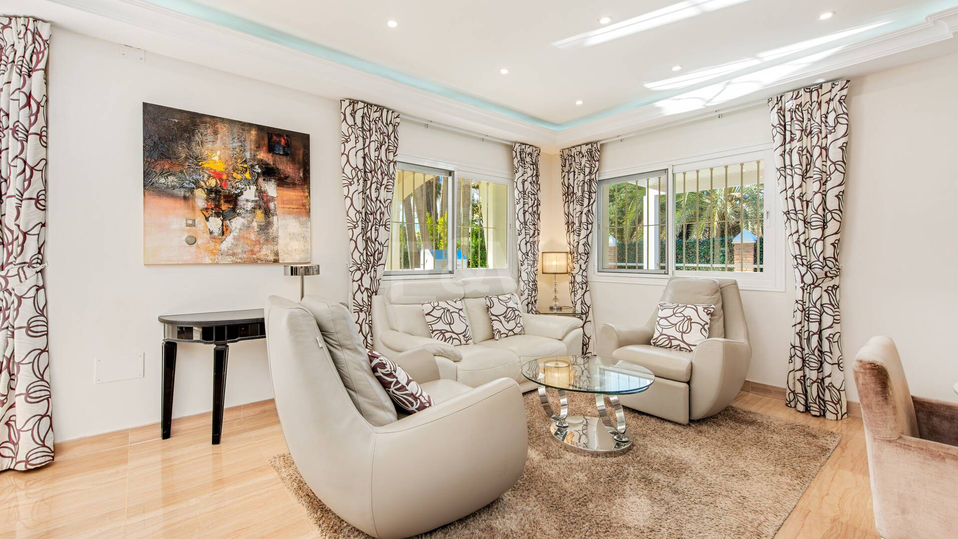 Beachside Luxury Villa in Cortijo Blanco